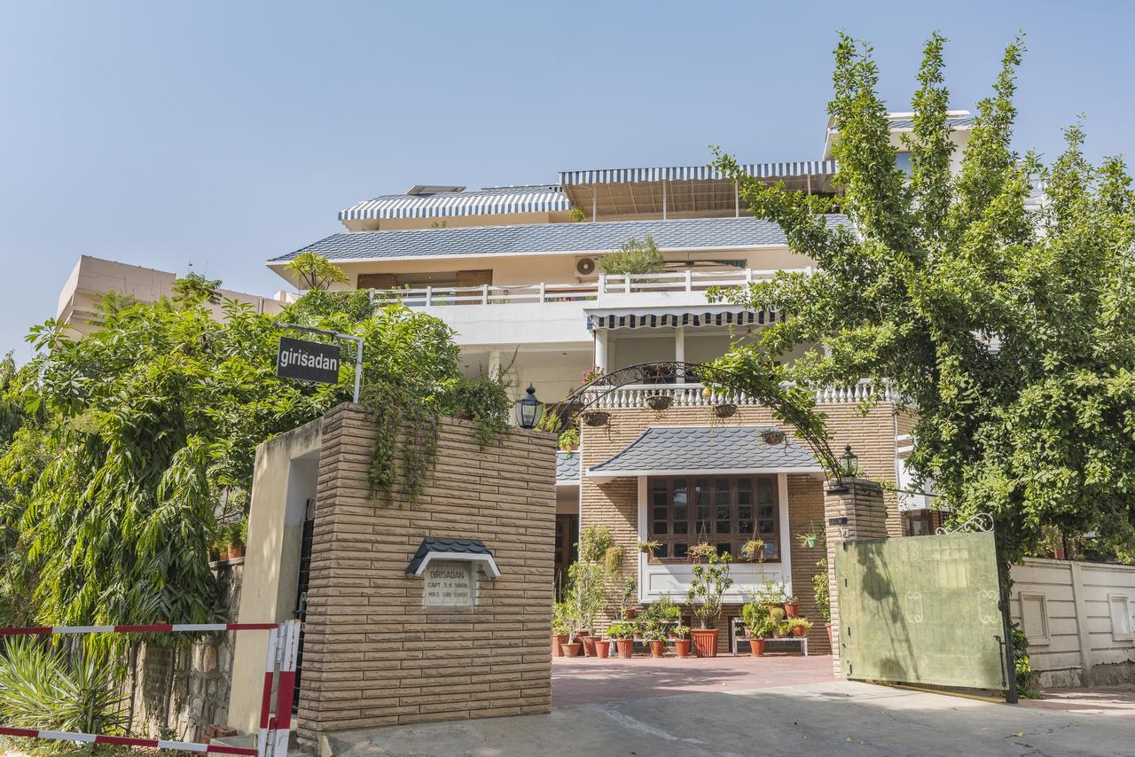 Giri Homestay By Vista Rooms Jaipur Exterior photo
