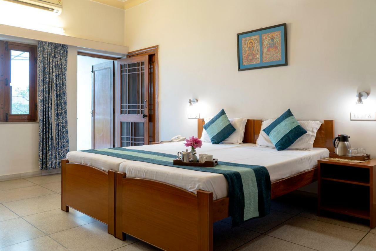 Giri Homestay By Vista Rooms Jaipur Exterior photo