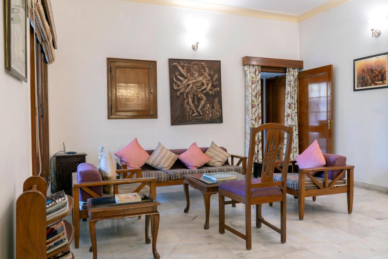 Giri Homestay By Vista Rooms Jaipur Exterior photo