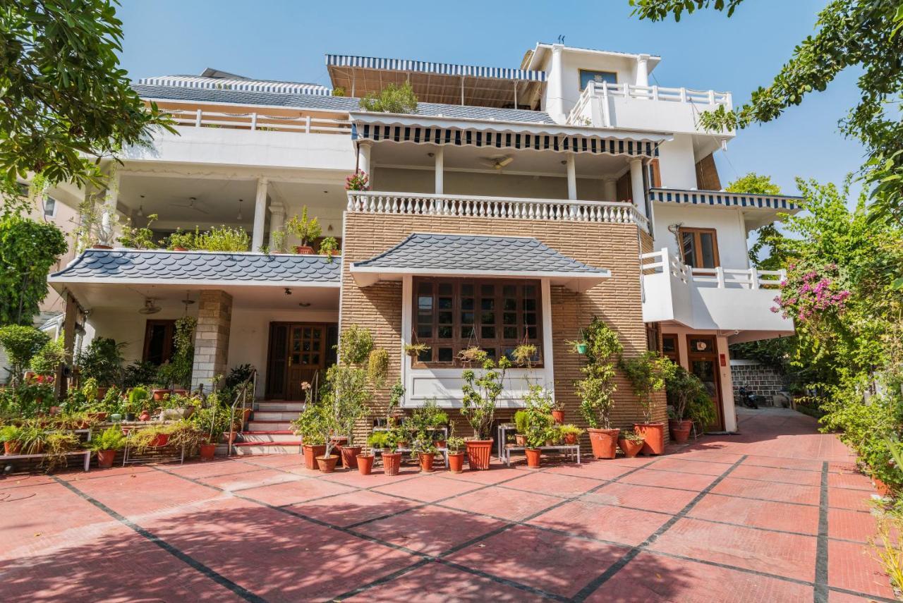 Giri Homestay By Vista Rooms Jaipur Exterior photo
