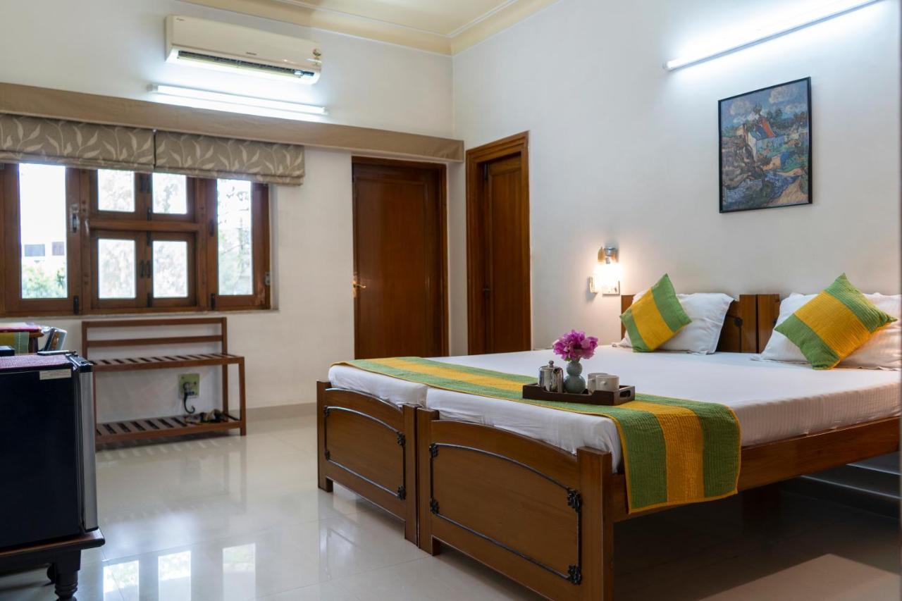 Giri Homestay By Vista Rooms Jaipur Exterior photo
