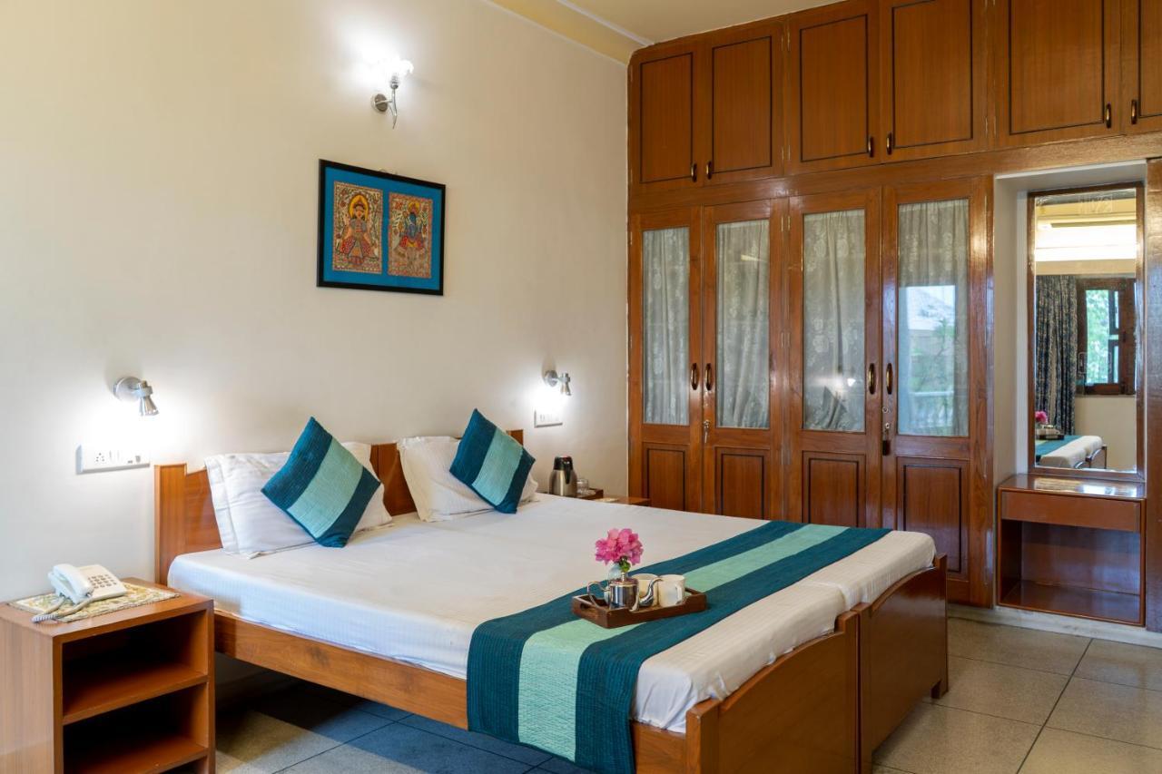 Giri Homestay By Vista Rooms Jaipur Exterior photo
